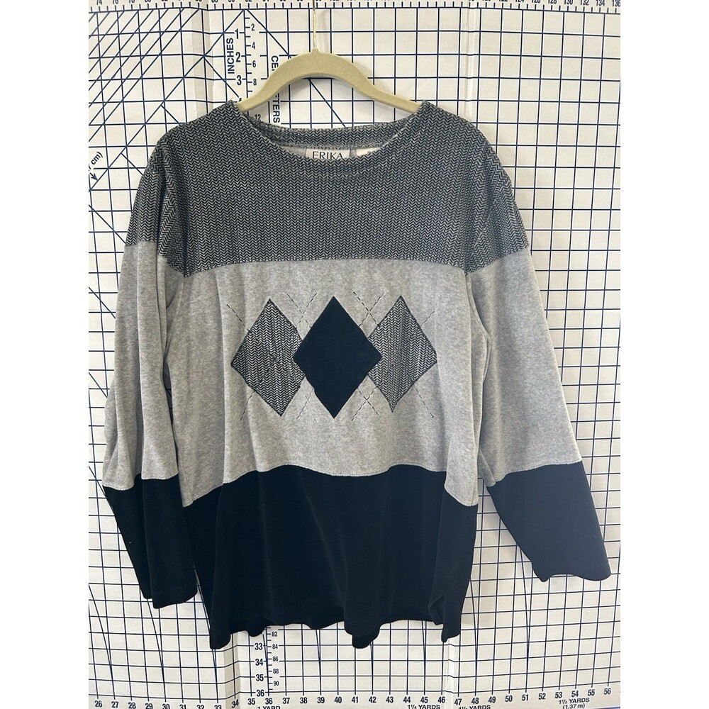 ERIKA Velour Pullover Sweatshirt Gray Black Size Medium